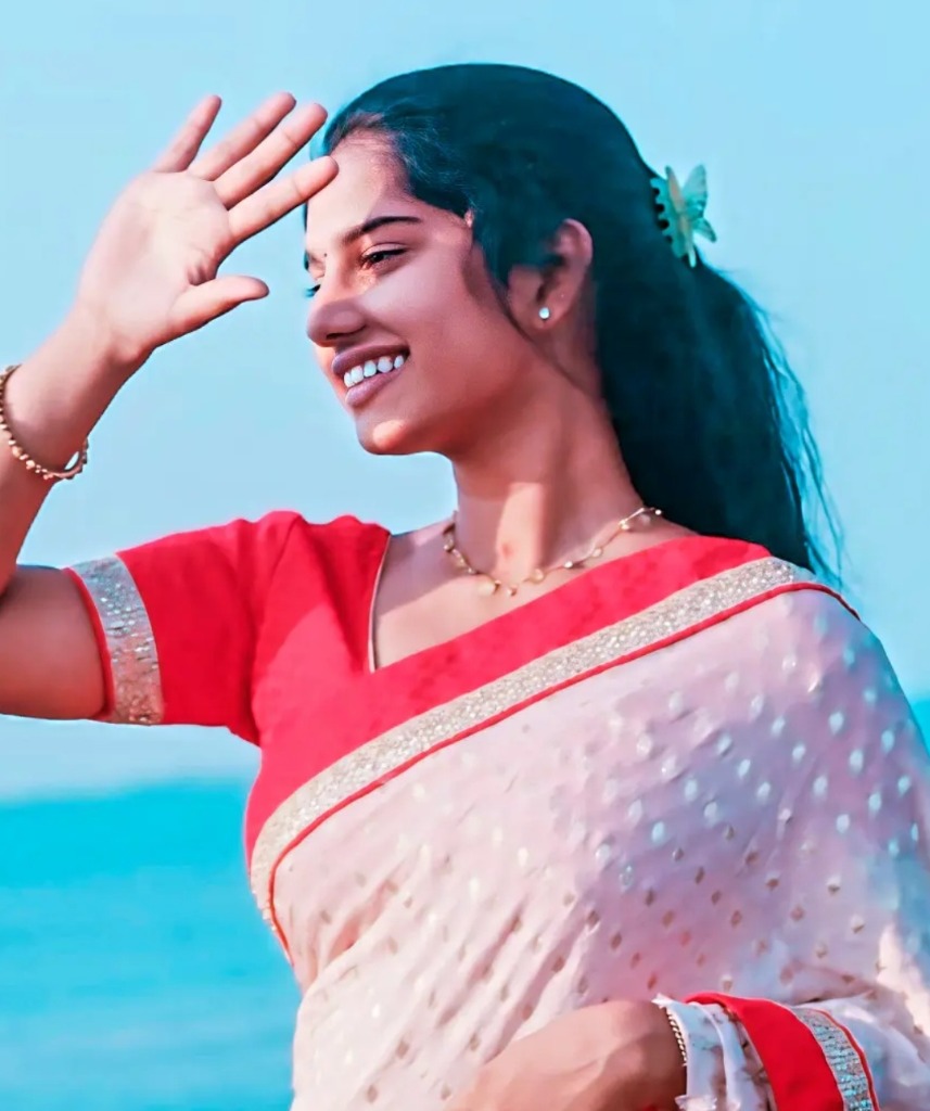 Bhavya Ji Seaside White and Red Saree