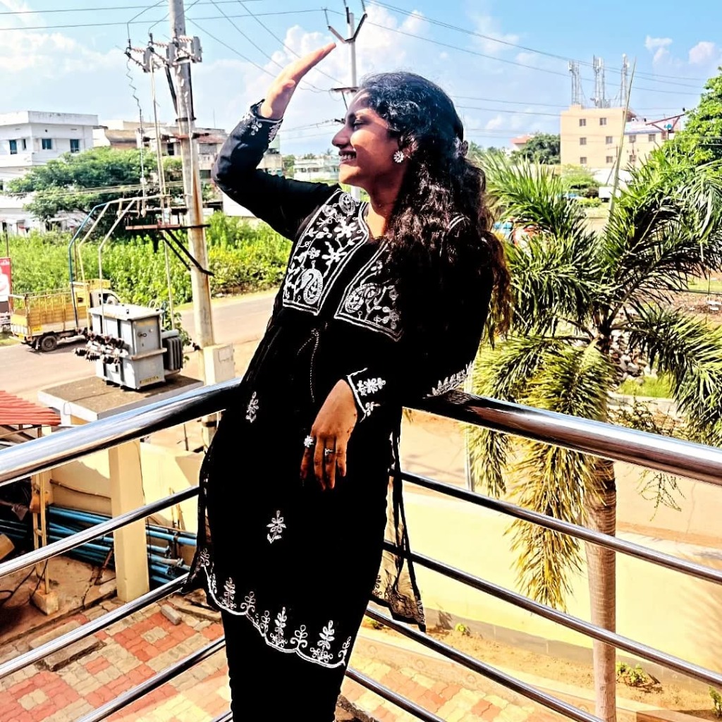 Bhavya Ji Balcony Black Outfit